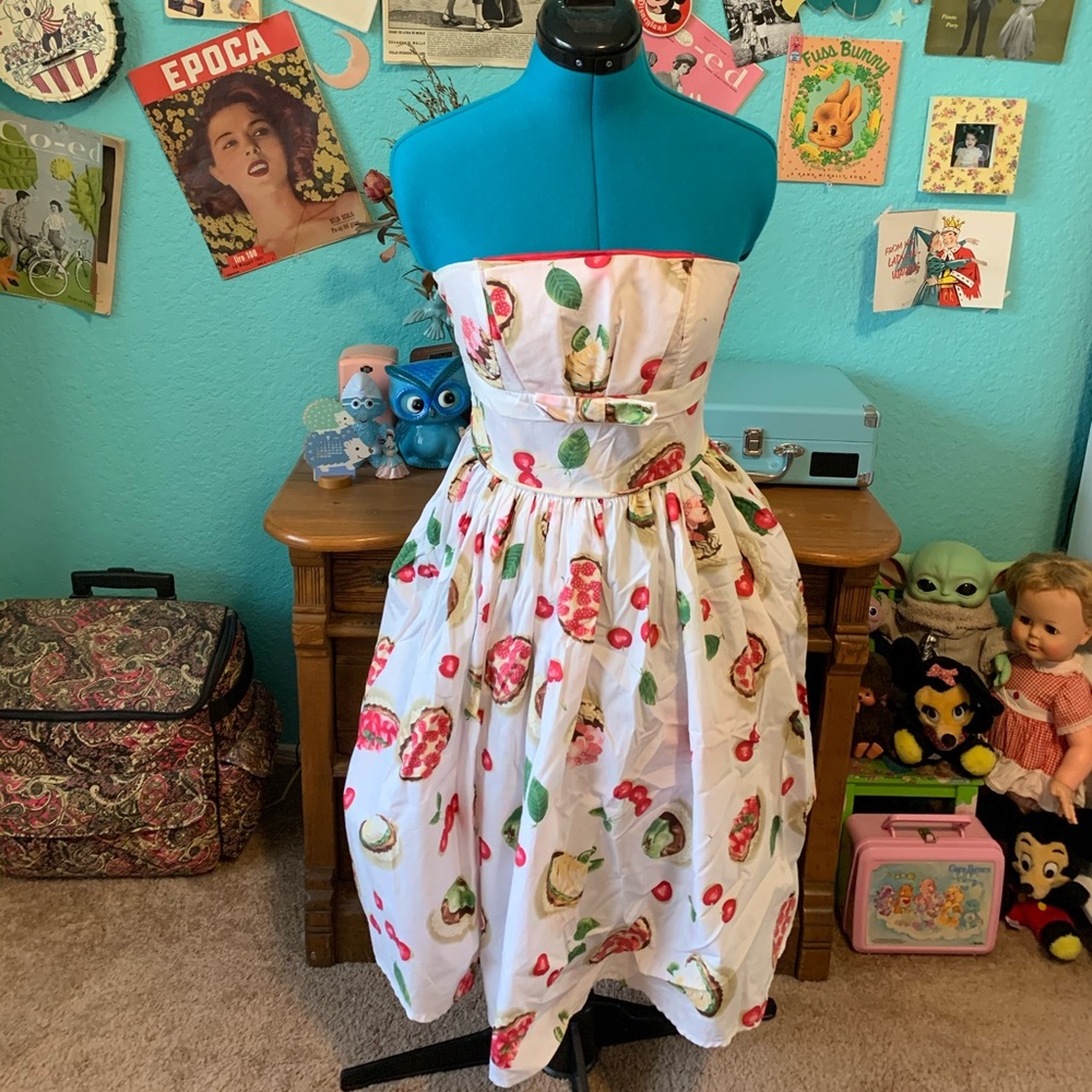 Sweet-as-Pie Fifties-Style Retro Party Dress